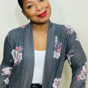 ⭐️ Blooming Floral Print Open-Front Cardi (NWT)